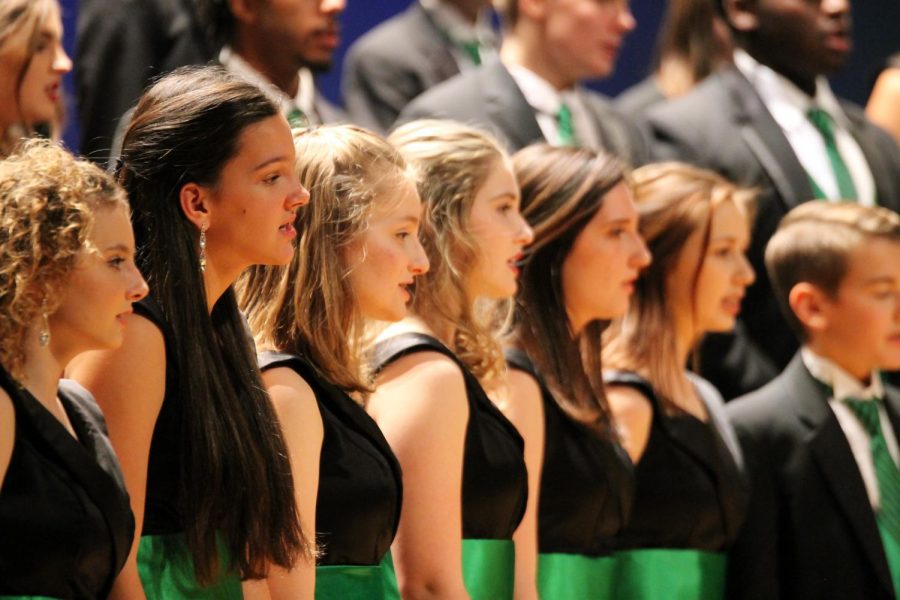Performer’s Perspective: Show Choir, Chorus, and a Whole Lot of Holiday Magic