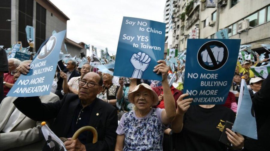 Protests in Taiwan demand full freedom from the Chinese government. Photo provided by BBC news.