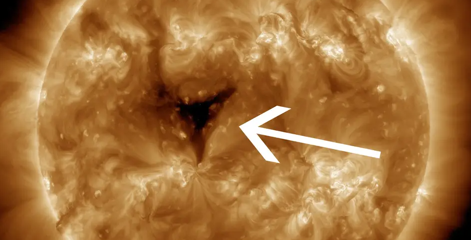 Hole in the Sun Blasting Solar Wind at Earth